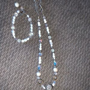 Necklace and bracelet set